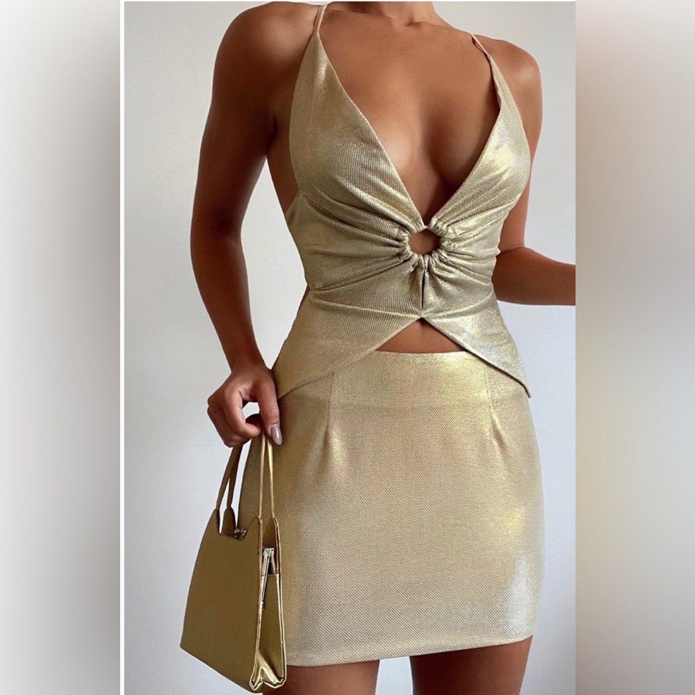 Elegant Gold Women's Dress